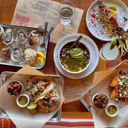 Craving Margs and Tacos? Look no further! Mercado, our on-site restaurant, serves up the best flavors right here in the building. Convenient and delicious your taste buds will thank you! 🌯🔥 . . . . #TexMex #MercadoButcherTown #ApartmentLife #QueensWedgewoodHouston #LuxuryLifestyle #NashvilleApartments #QueensWeHo Instagram post from @queensweho on August 16, 2024 00:00:00am